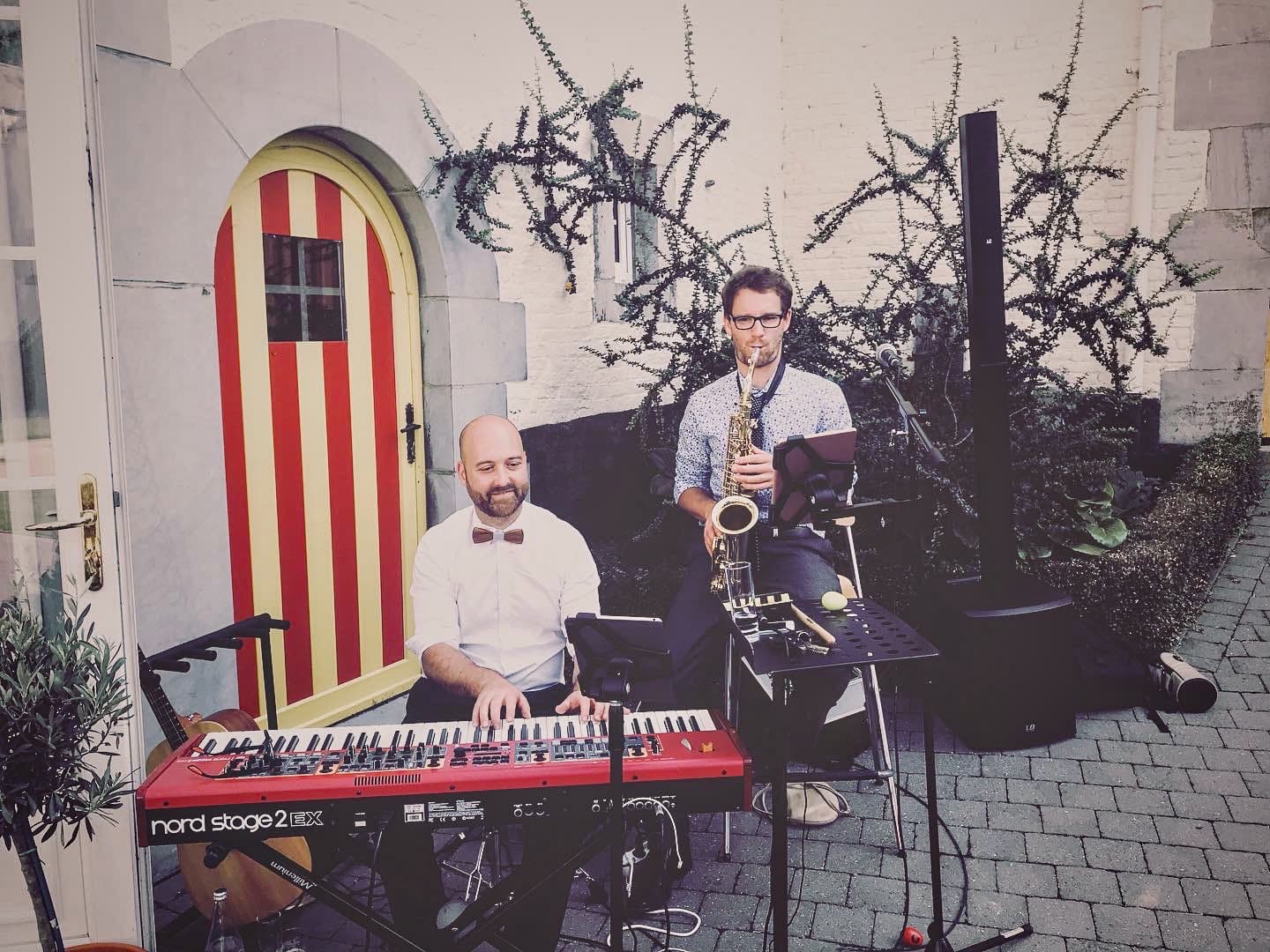 Trio avec saxophone de Sunrise Music en prestation live